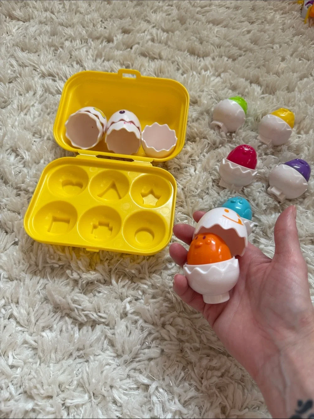 Vintage 1993 Tomy Hide and Squeak Eggs